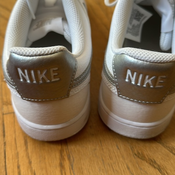 Women’s Nike court vision low size 10 - Picture 4 of 4